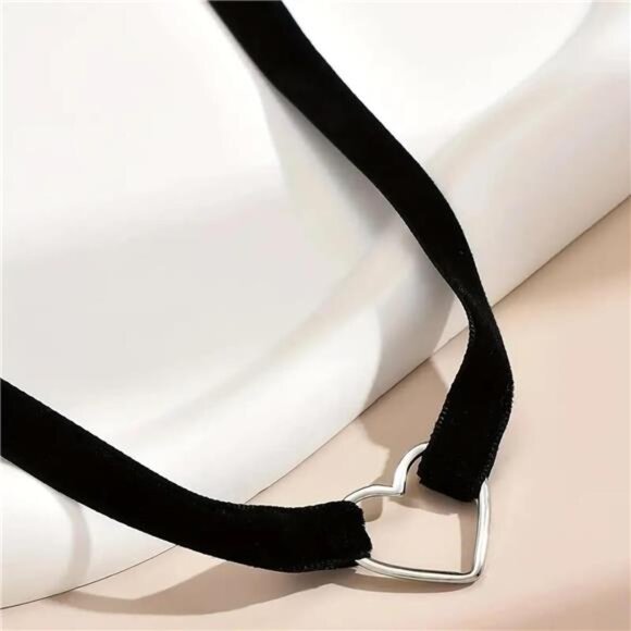 Black Necklaces for Women, Adjustable Layered Velvet Leather Lace - Picture 6 of 7